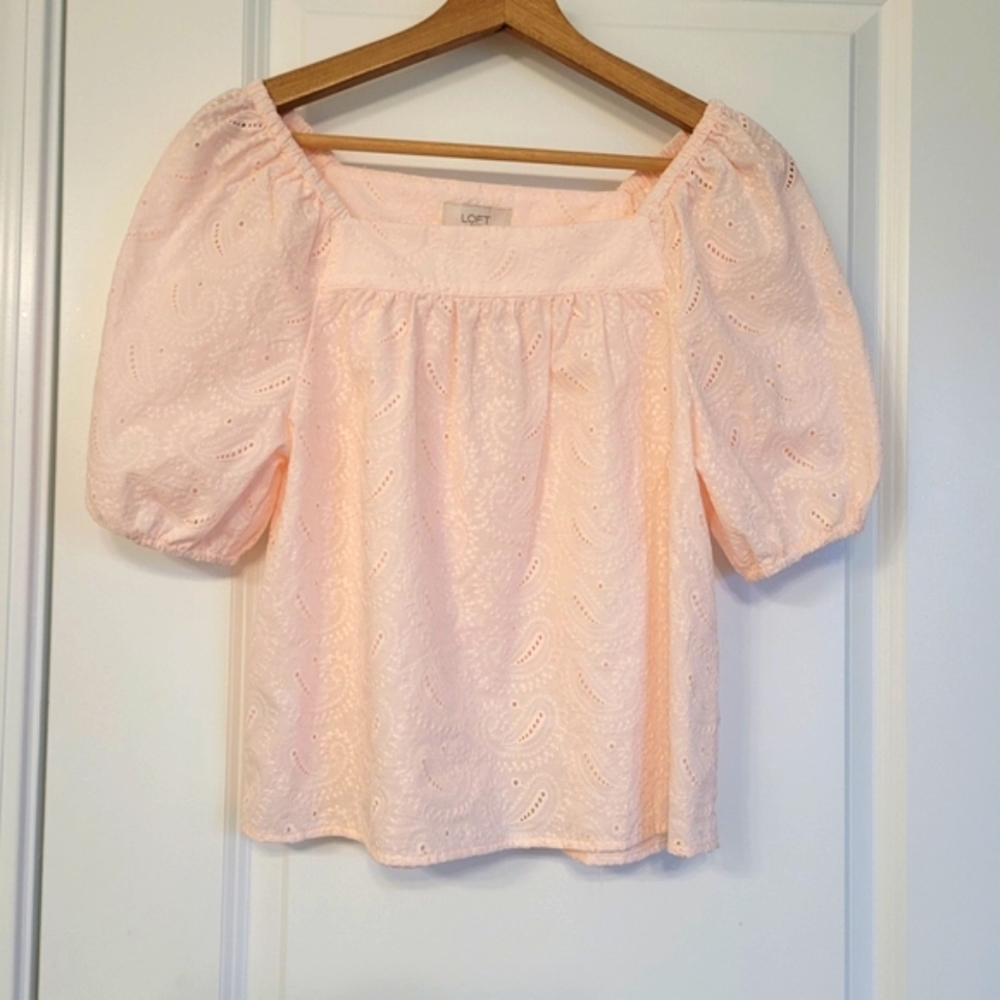 Loft top Puffy Short Sleeves XS Cottagecore Peach Paisley Eyelets
